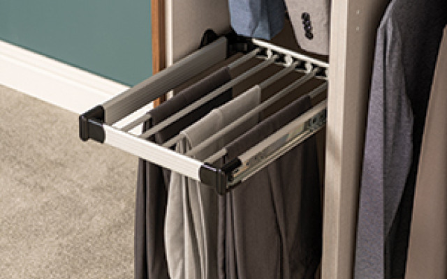 Wardrobe pull-out trouser rack