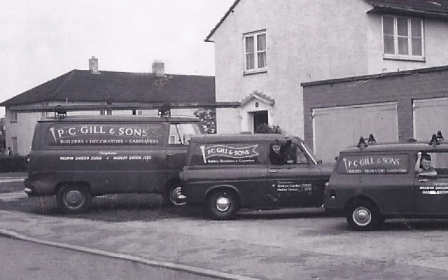 01 Gill's Vans