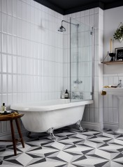 Tilbury-freestanding-acryllic-corner-bath